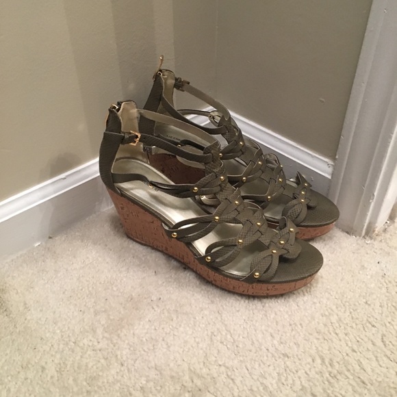 Shoes - Picture 2 of 5